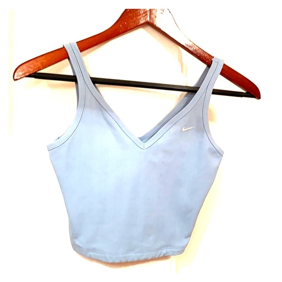 Nike Tops - Nike Crop Top V Neck Workout Top